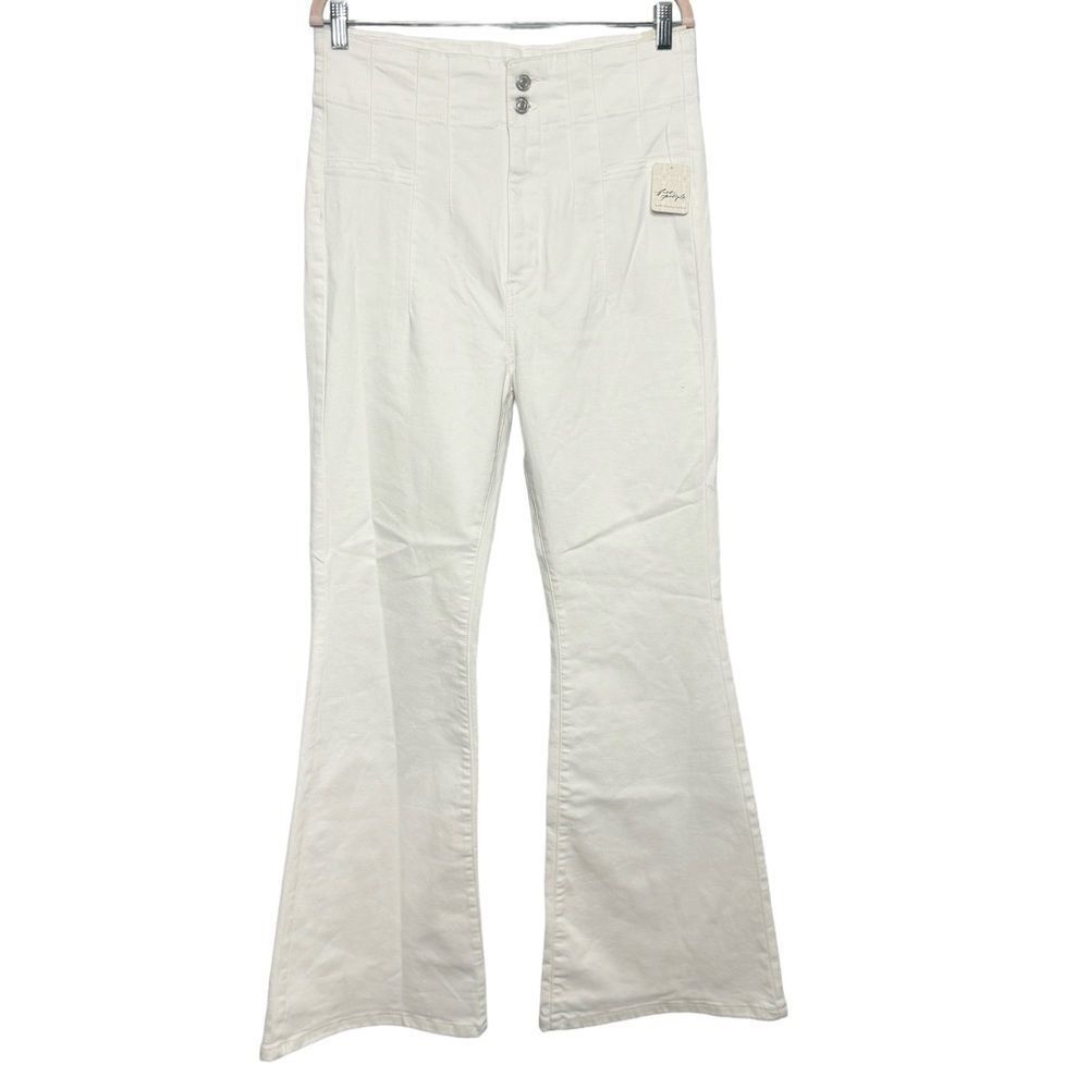 Free People White High Rise Dramatic Flare Jeans Size 32 New Capsule Flirty Fun